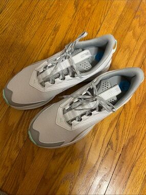 Puma Women’s Light Grey Sneakers with Mint Accents